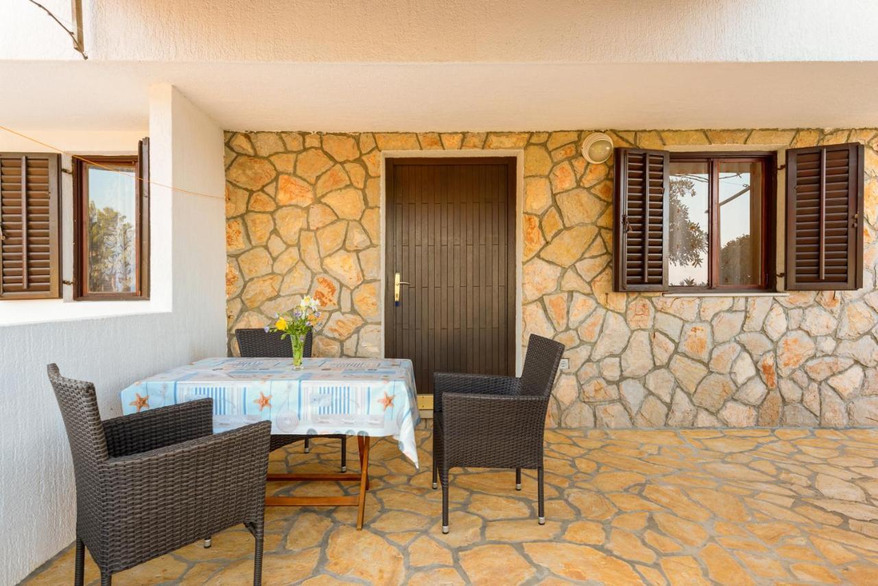 Apartments By The Sea Basina, Hvar - 11817 Vrbanj Екстериор снимка