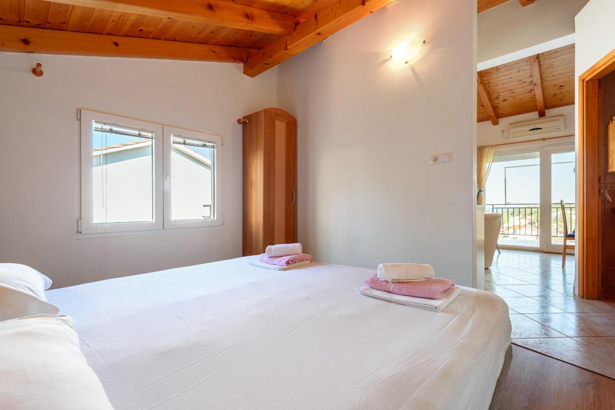 Apartments By The Sea Basina, Hvar - 11817 Vrbanj Стая снимка